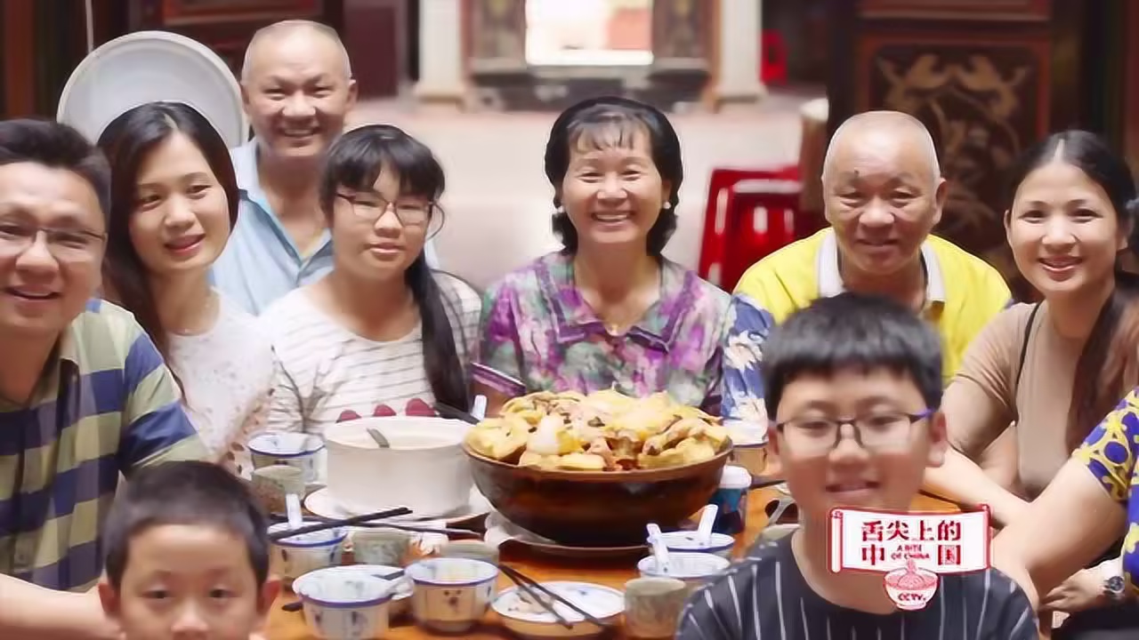 两只大兔子来回晃动的图片剧照2